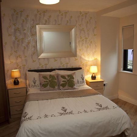 Arch House Apartments Атлон Екстер'єр фото