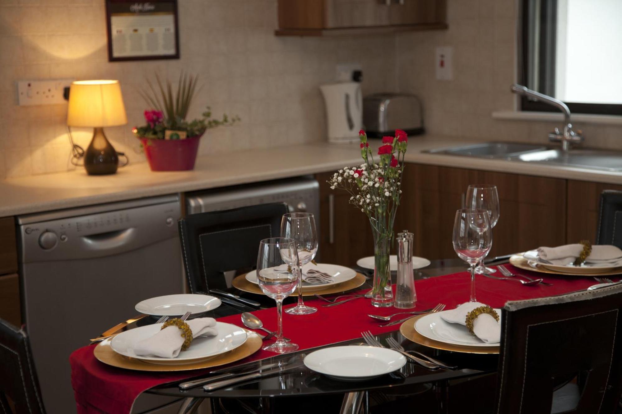Arch House Apartments Атлон Екстер'єр фото